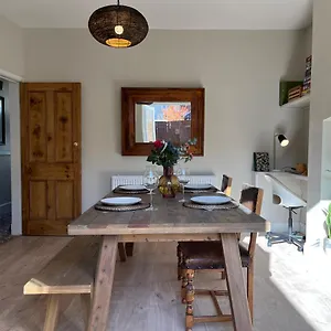 beautiful-2-bedroom-townhouse.yorkshirehotels.net/