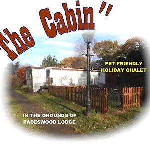 'the Cabin'. A Cosy Private & Secure Home. Holiday home