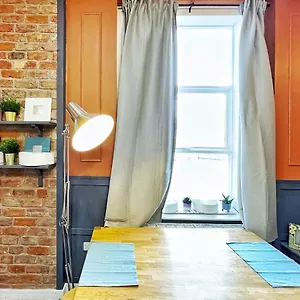 Adeamstays Provides Beautiful Centrally Located 1 And 2 Bed On Liverpools Boulevard Apartment